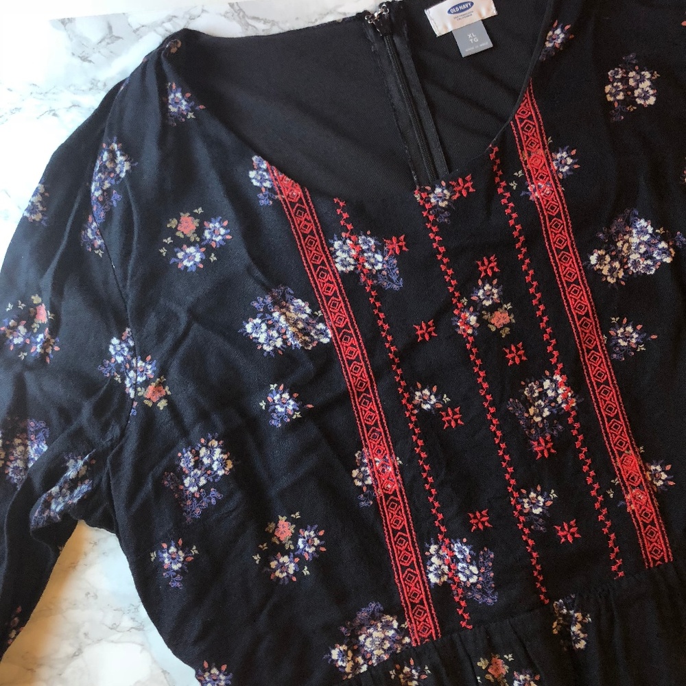 ⚡FLASH SALE ⚡Old Navy Black Stitched Dress